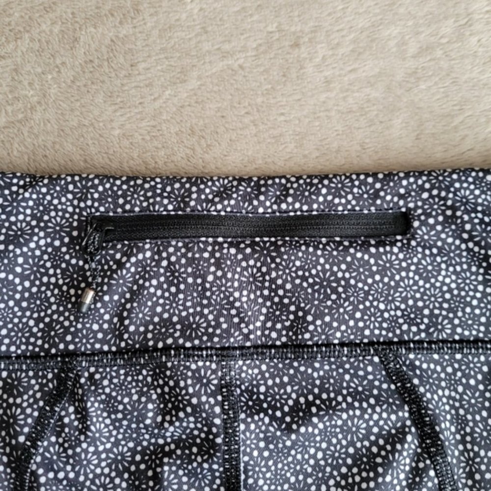 Lululemon Pace Rival Crop Freckle Flower Black White/Black size 4 - Picture 11 of 15
